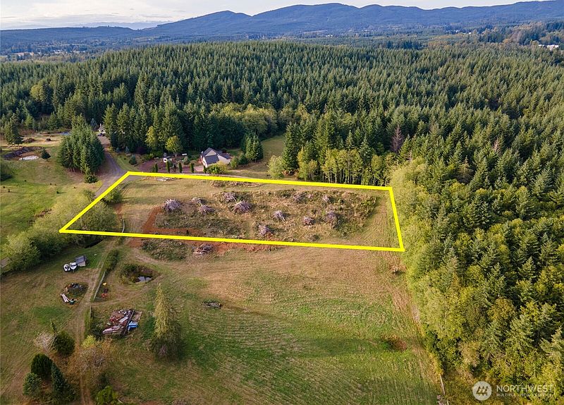 5th image of 18 Overlake Lane