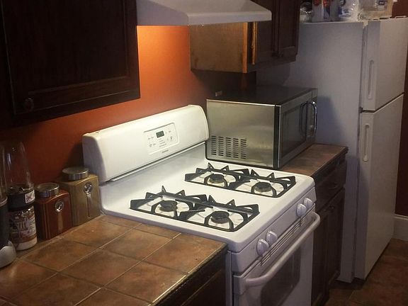 3rd image of 209 Belmont Dr