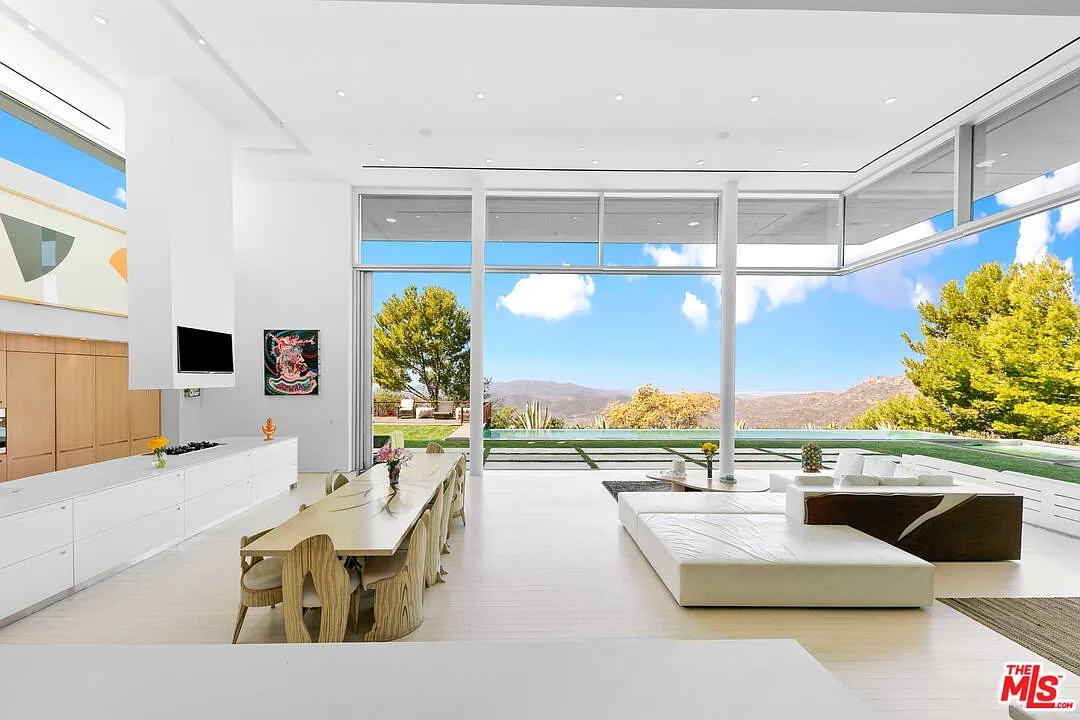 6 bed, 9.0 bath, $55,000 — Photo 2