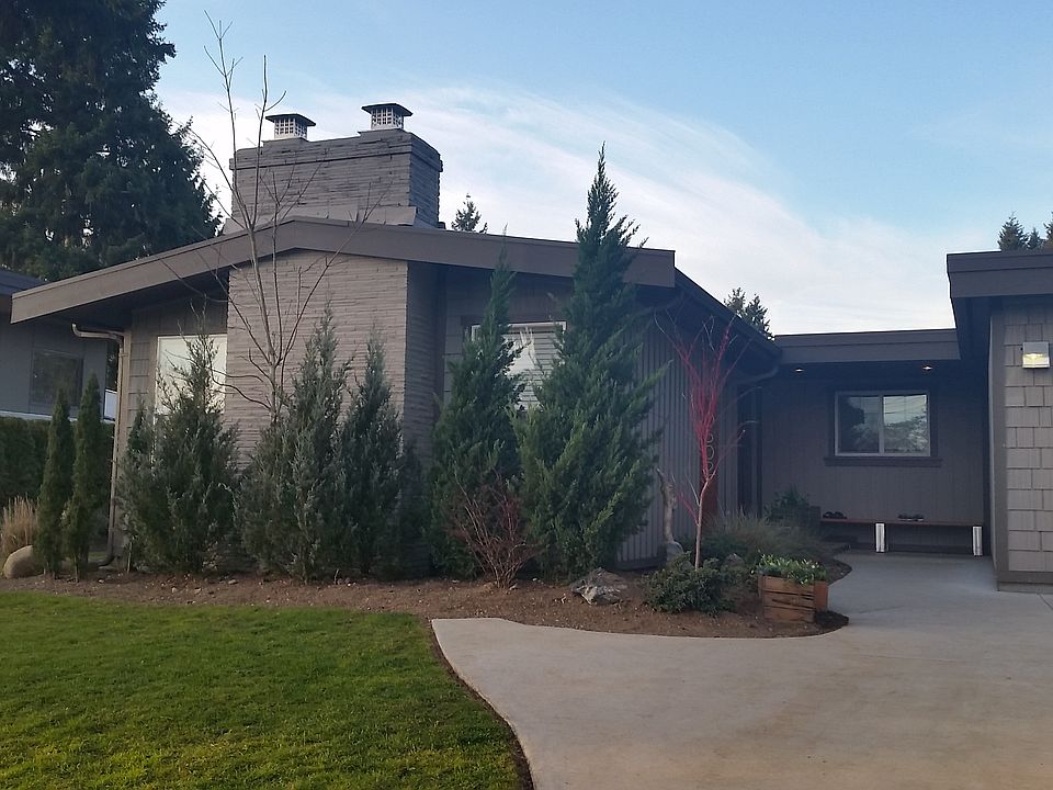 1st image of 10602 NE 45th St