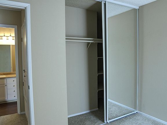 3rd image of 1150 Lakeville Cir