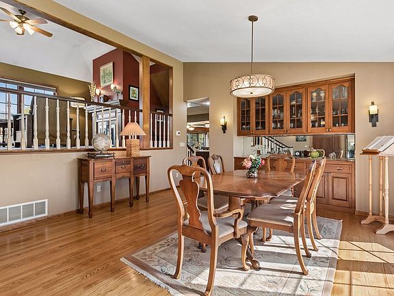 5th image of 3306 Belden Dr