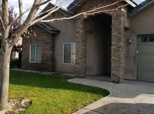 2120 N Ivanhoe Ave, Fresno, CA