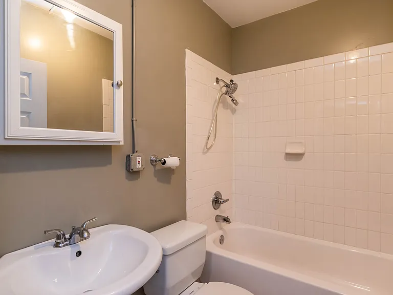 1434 N Corona St #3 — Photo 7