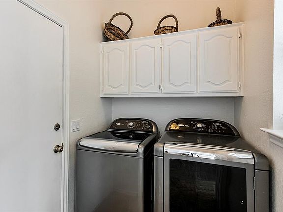 5th image of 2117 Fairmont Dr