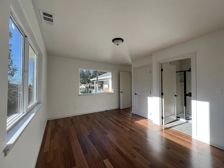 537 Bayside Rd — Photo 12