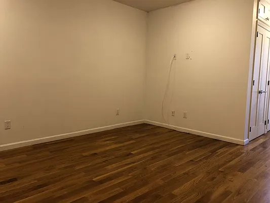 Rented by Realty 2000 Corp | media 25