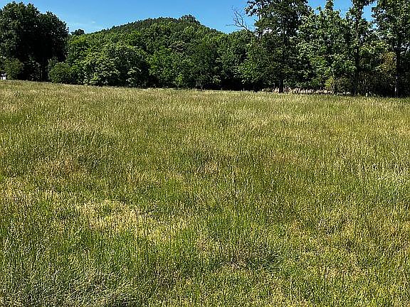 2nd image of 4844 Collins Rd