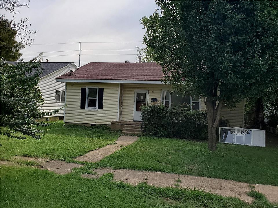 1st image of 218 N C St