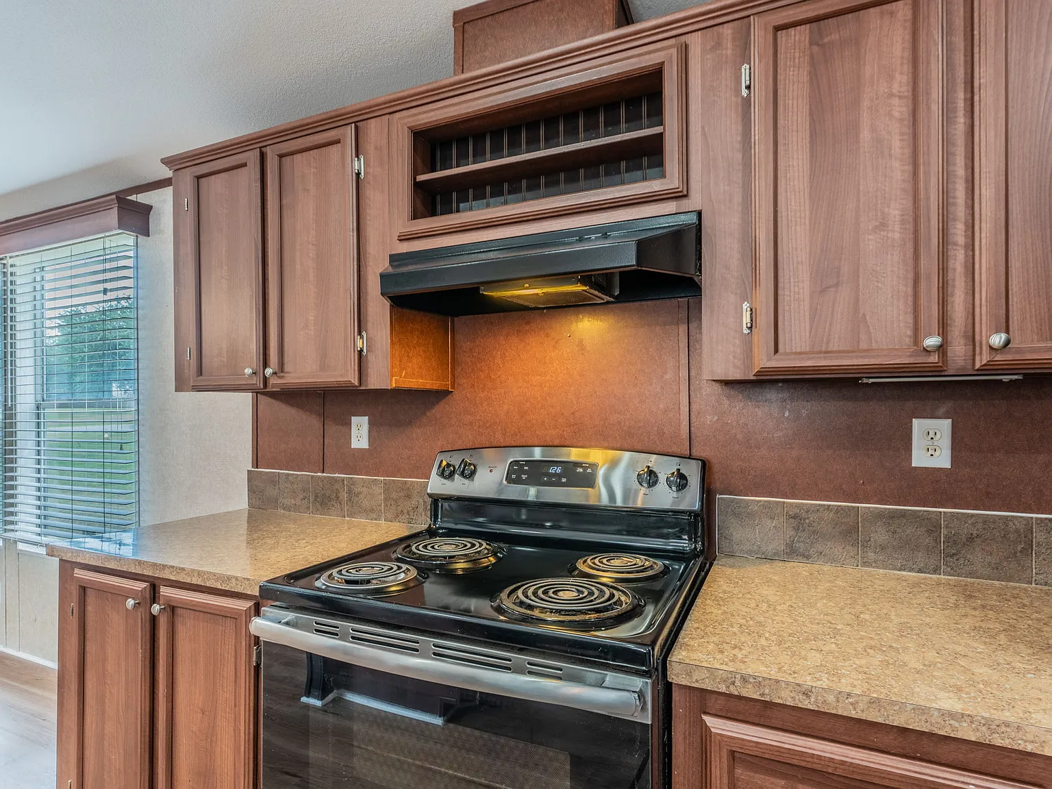 4 bed, 1512 sqft, $1,800 — Photo 3