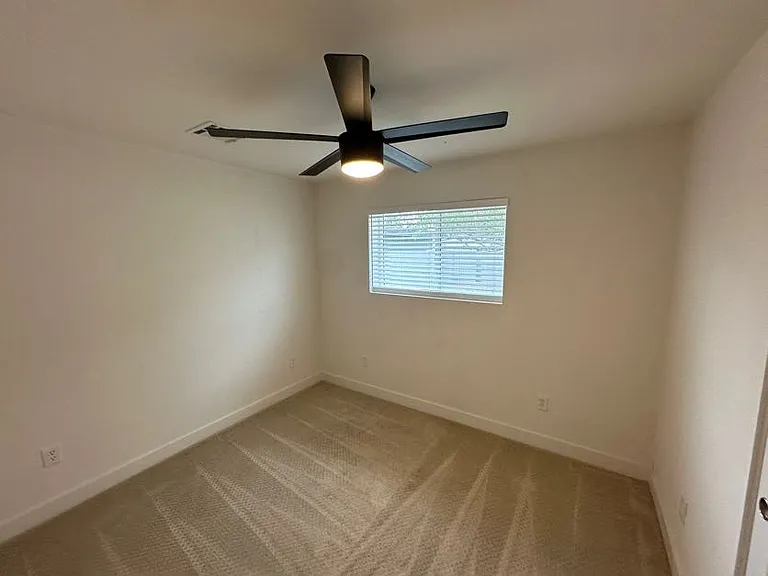 2315 E Marmora St — Photo 21