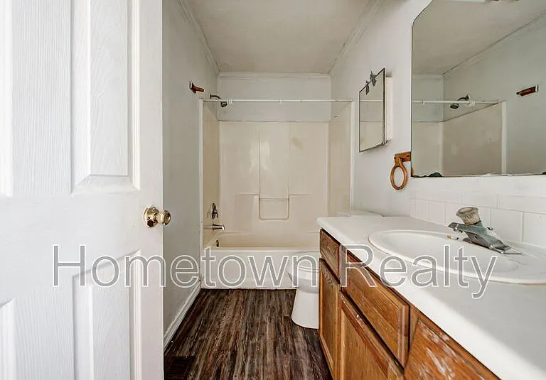 2701 S Phillips Ave — Photo 18