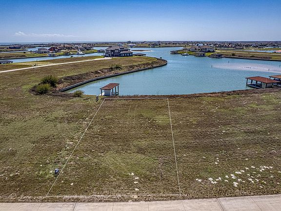 2nd image of 296 E Lago Loop Rd