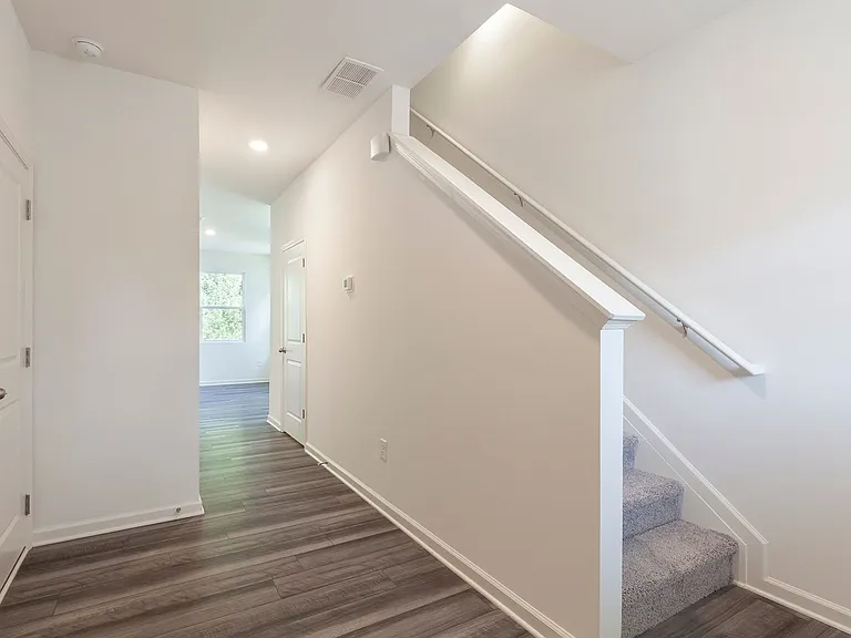 3531 Cardinal Dr SW — Photo 2
