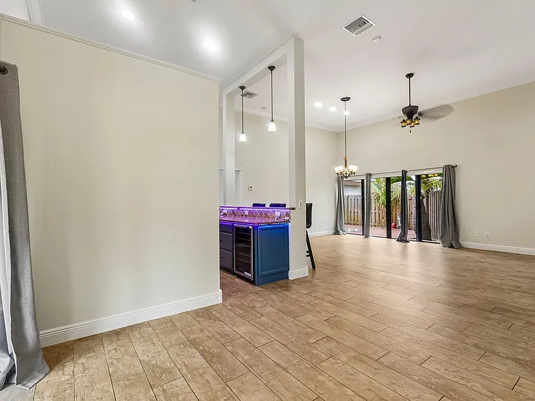 2731 S Parkview Dr #1 — Photo 9