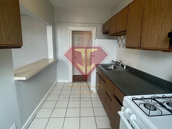 2nd image of 1415 Palisade Ave #E6n