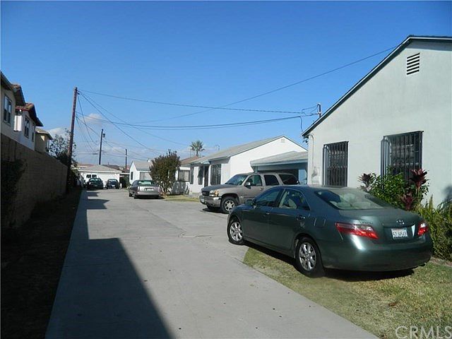 2nd image of 241 E 220th St