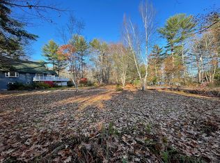 4 Arundel Rd, Raymond, ME 04071