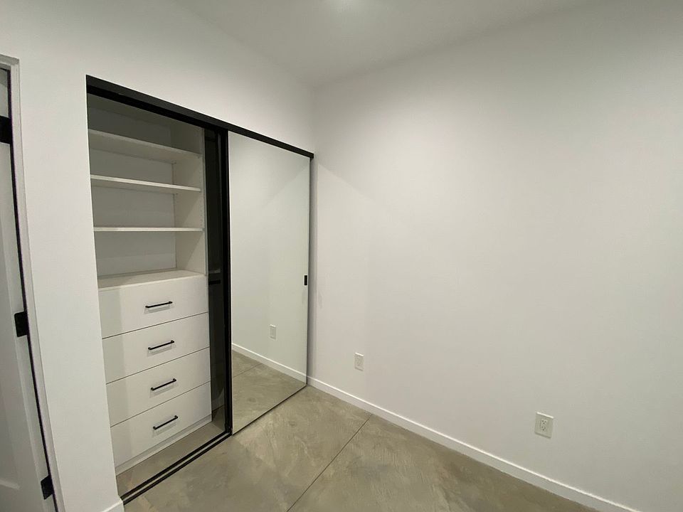 Building Photo 5