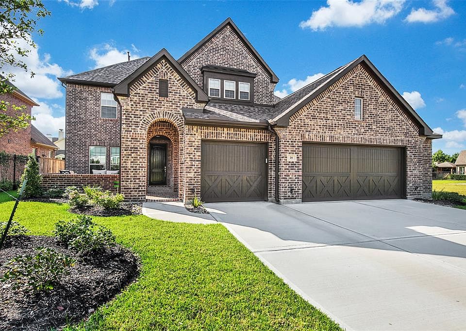 2nd image of 18 Canopy Green Dr