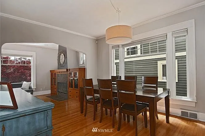 122 NE 56th St — Photo 5