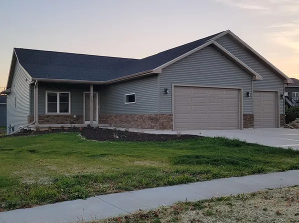 1929 Grieg Dr, Mount Horeb, WI 53572