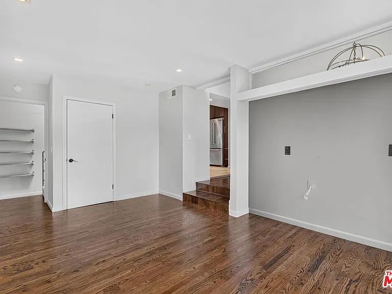 1727 Delaware Ave — Photo 11