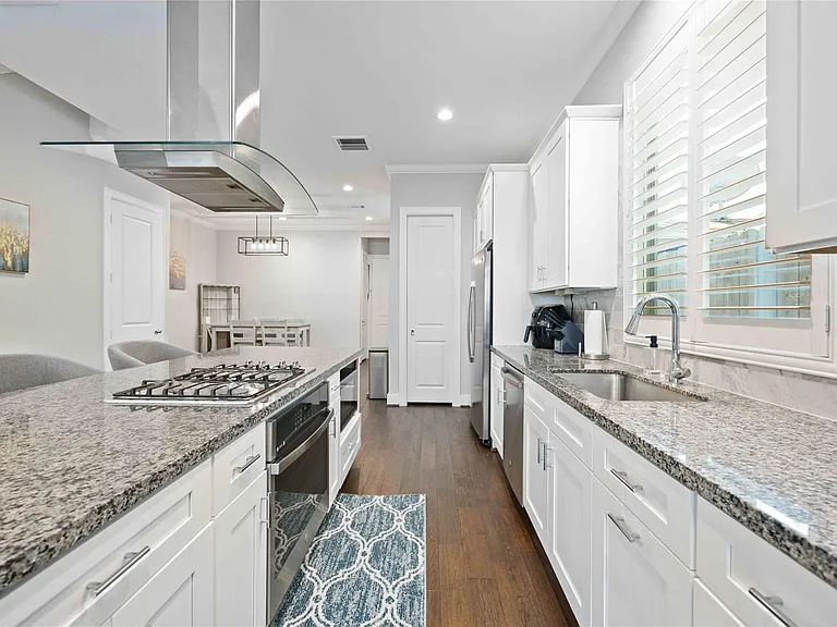 1324 W Pierce St — Photo 9