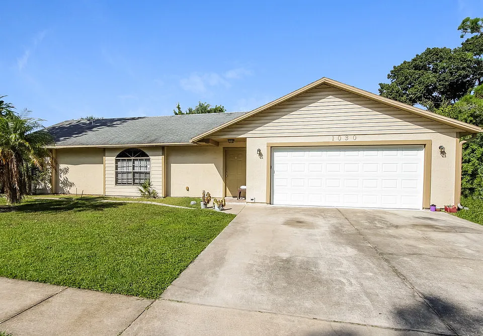 1030 Hermosa Dr