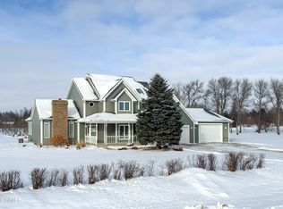 9040 Oak Dr, Bismarck, ND 58503