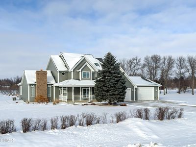 9040 Oak Dr, Bismarck, ND, 58503