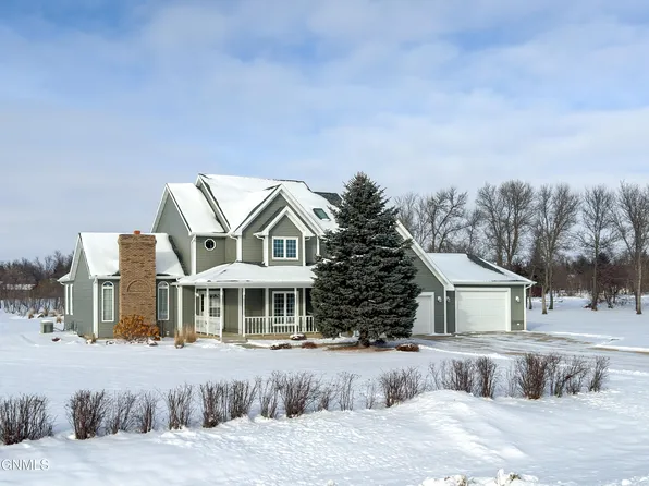 9040 Oak Dr, Bismarck, ND 58503