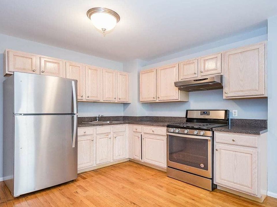 1st image of 21-09 41st St #1