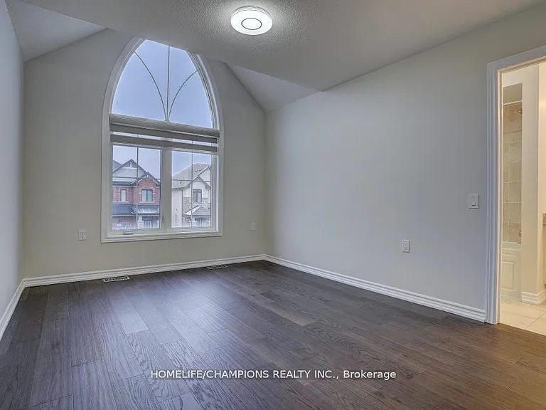102 Benadir Ave — Photo 25