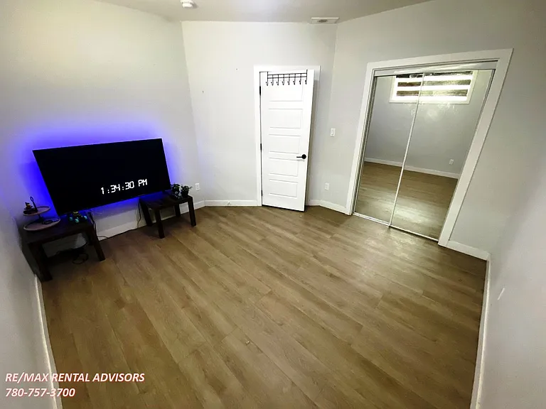 2443 15th Ave NW #BASEMENT — Photo 8
