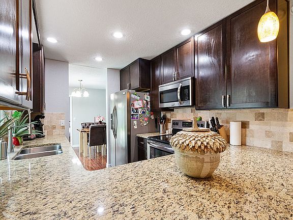 5th image of 114 Kendale Dr