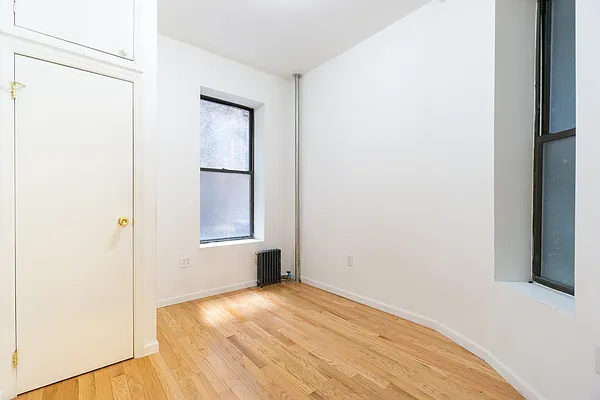 Rented by Compass | media 30