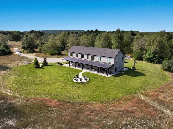 15360 Milnichol Rd, Thompsonville, MI 49683