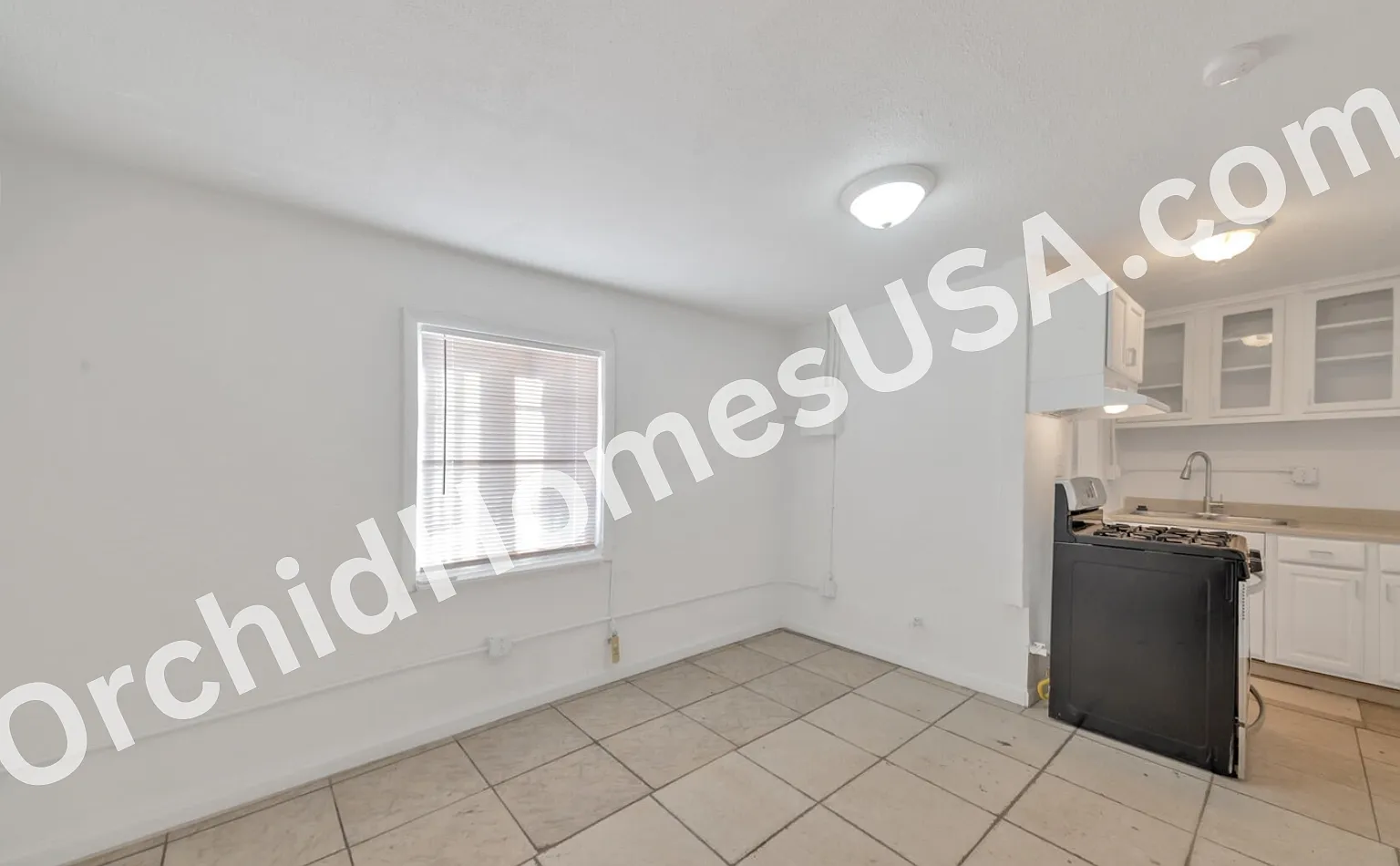 909 South 35th Avenue - Unit 3 — Photo 2