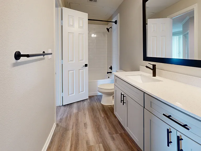 Lakeline Villas — Photo 116