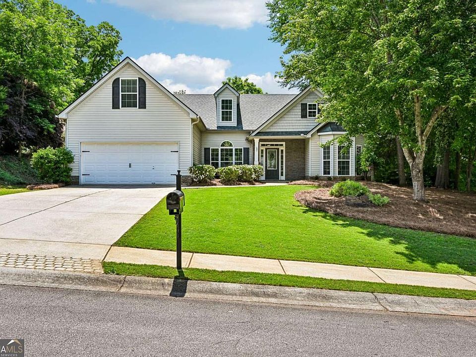 1st image of 399 Laurel Oaks Ln