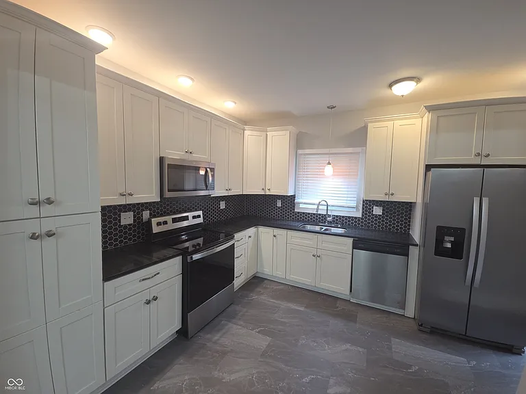 3621 N Kenwood Ave — Photo 11