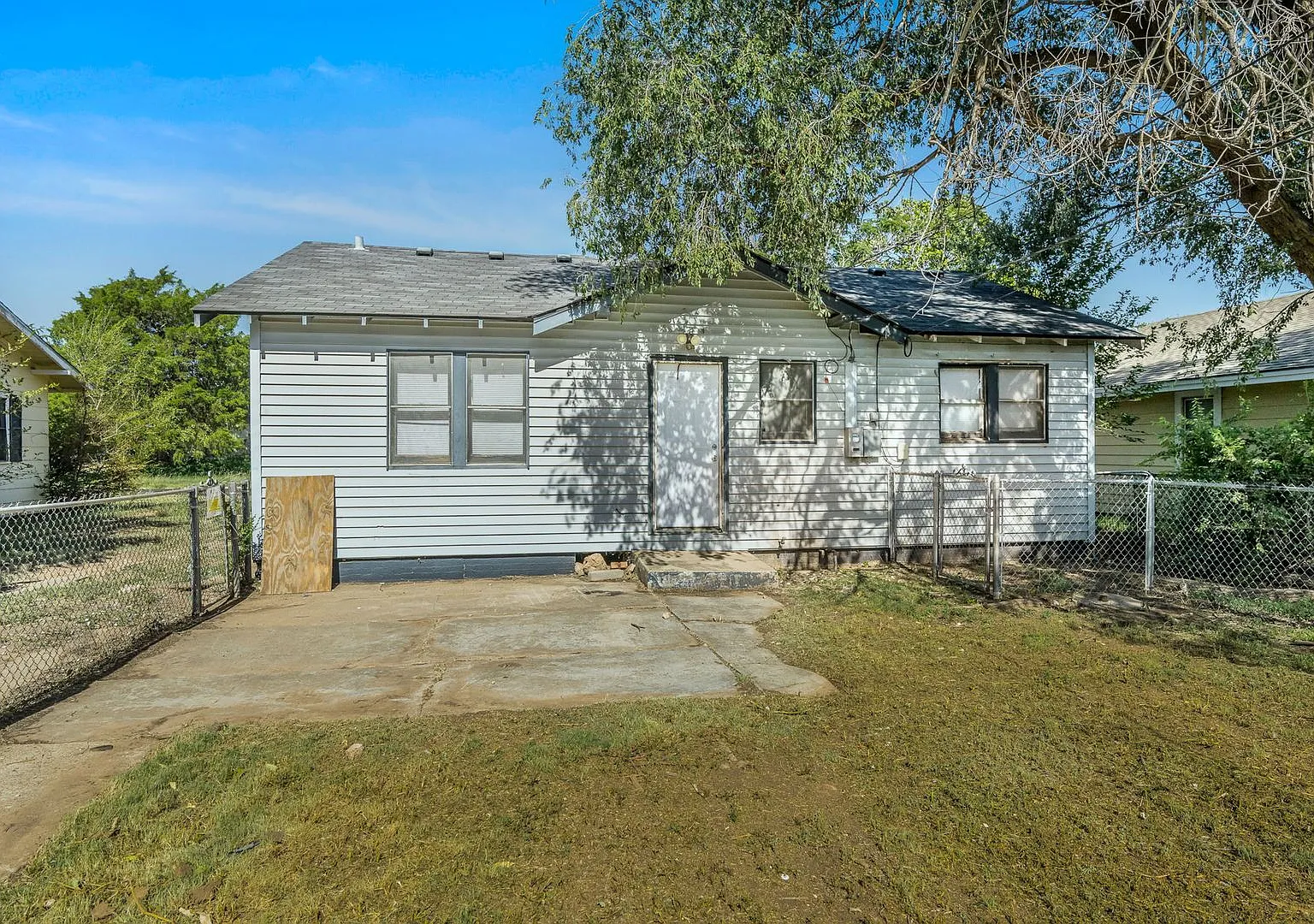 2 bed, 1.0 bath, $1,195 — Photo 4