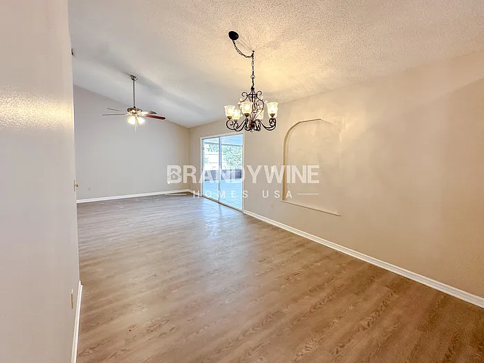 944 Old Mail Ln — Photo 9
