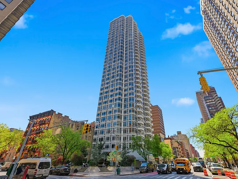 200 E 32nd St #35E — Photo 15