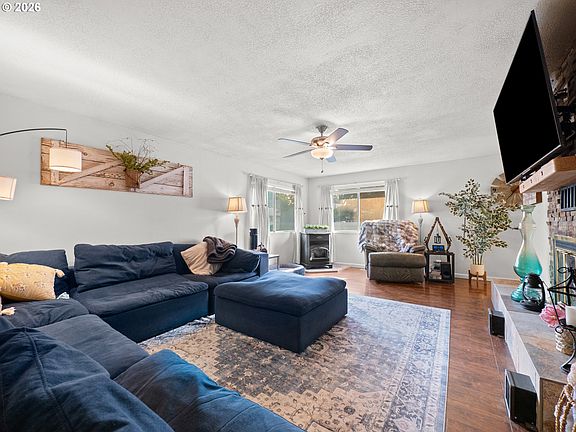 5th image of 611 N Bellwood Ave