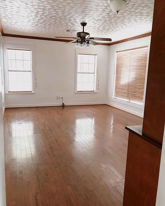 1st image of 315 Schilling St