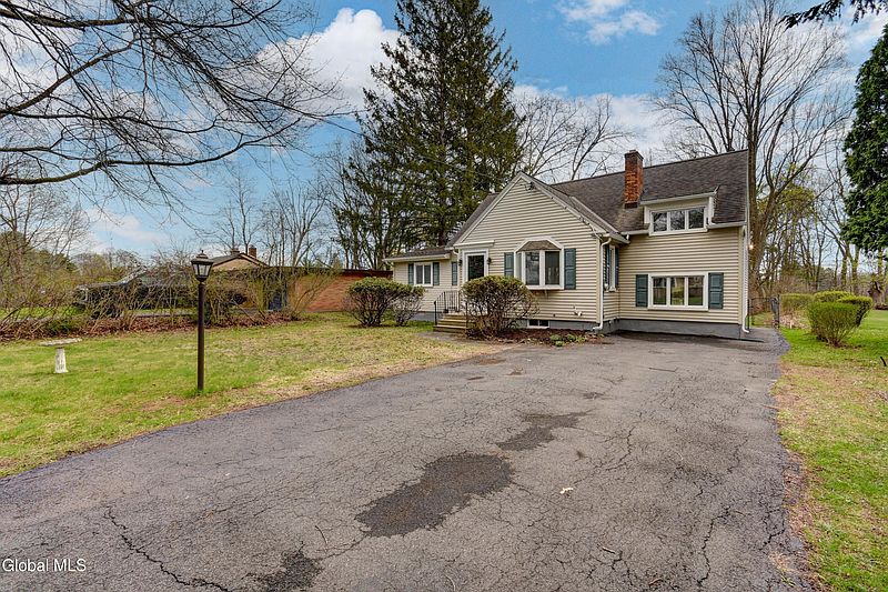 3rd image of 968 New Scotland Road