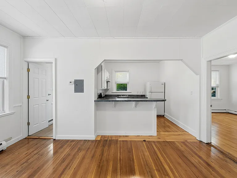 46 E Transit St #1F — Photo 8