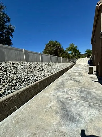 sideyard, room for boat, etc parking